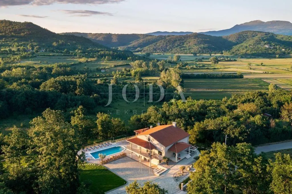 pićan, okolica, prekrasna villa okružena prirodom - slika 22