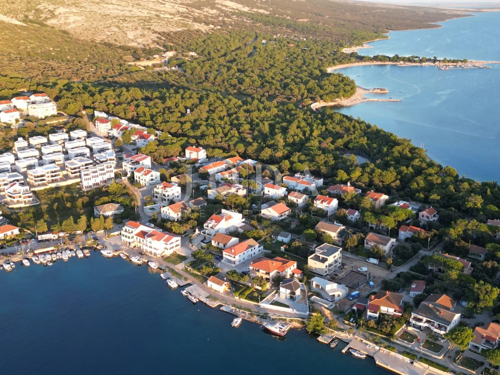 savršen spoj luksuza i mora – novogradnja u punta šimunima - slika 2