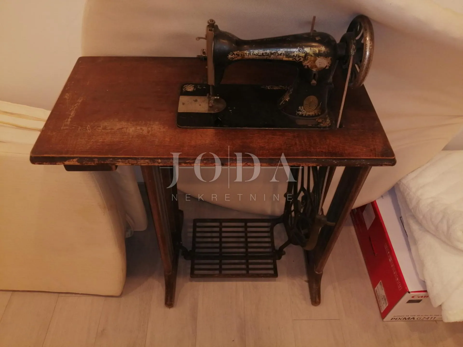 2 vile s bazenom + poslovni prostor na jednoj parceli od 2.700 m2 - slika 76