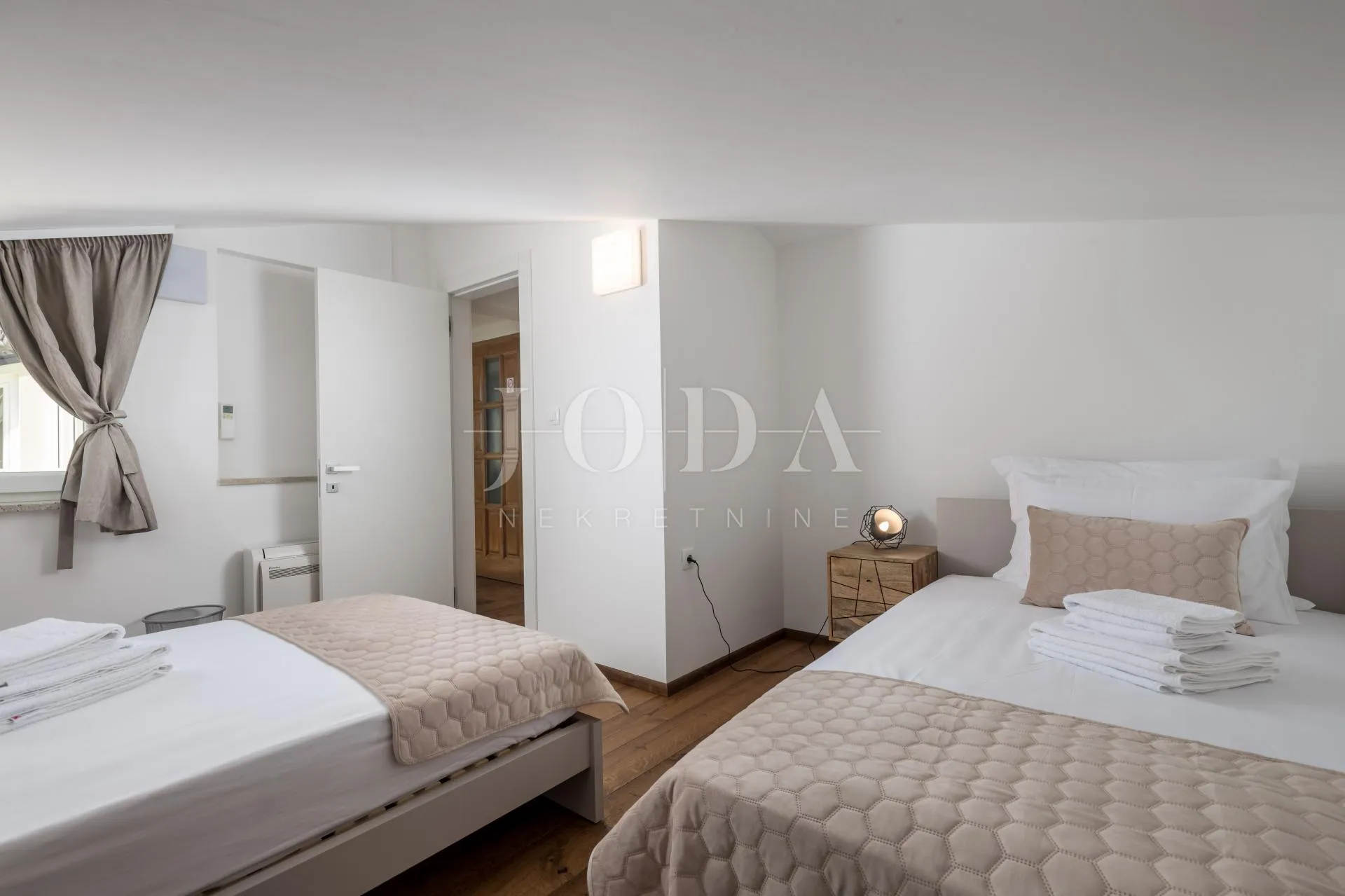 kraljevica kuća iznad mora - slika 34