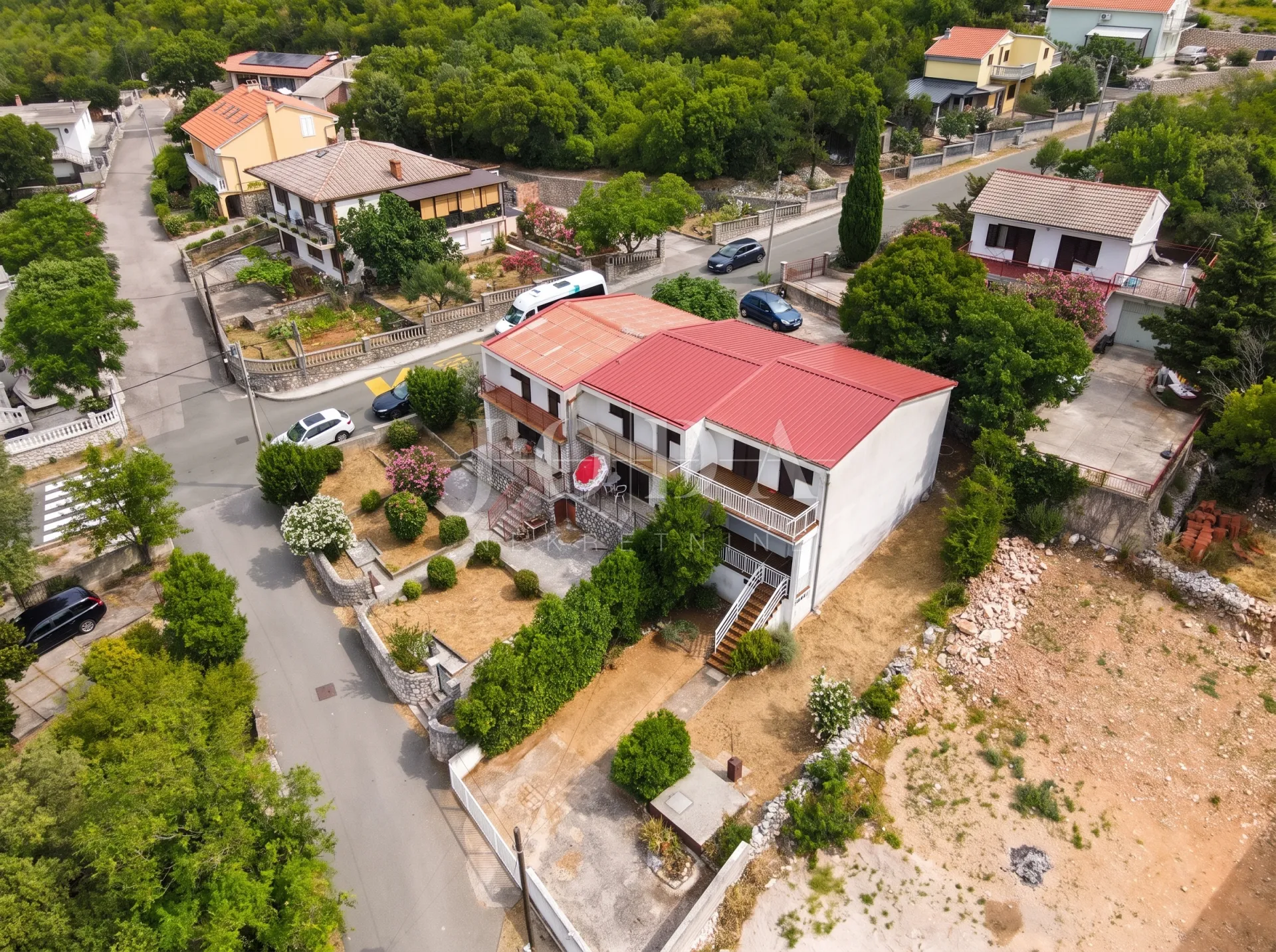 jadranovo – kuća dvojnica idealna za dvije obitelji, 600 m od mora - slika 4