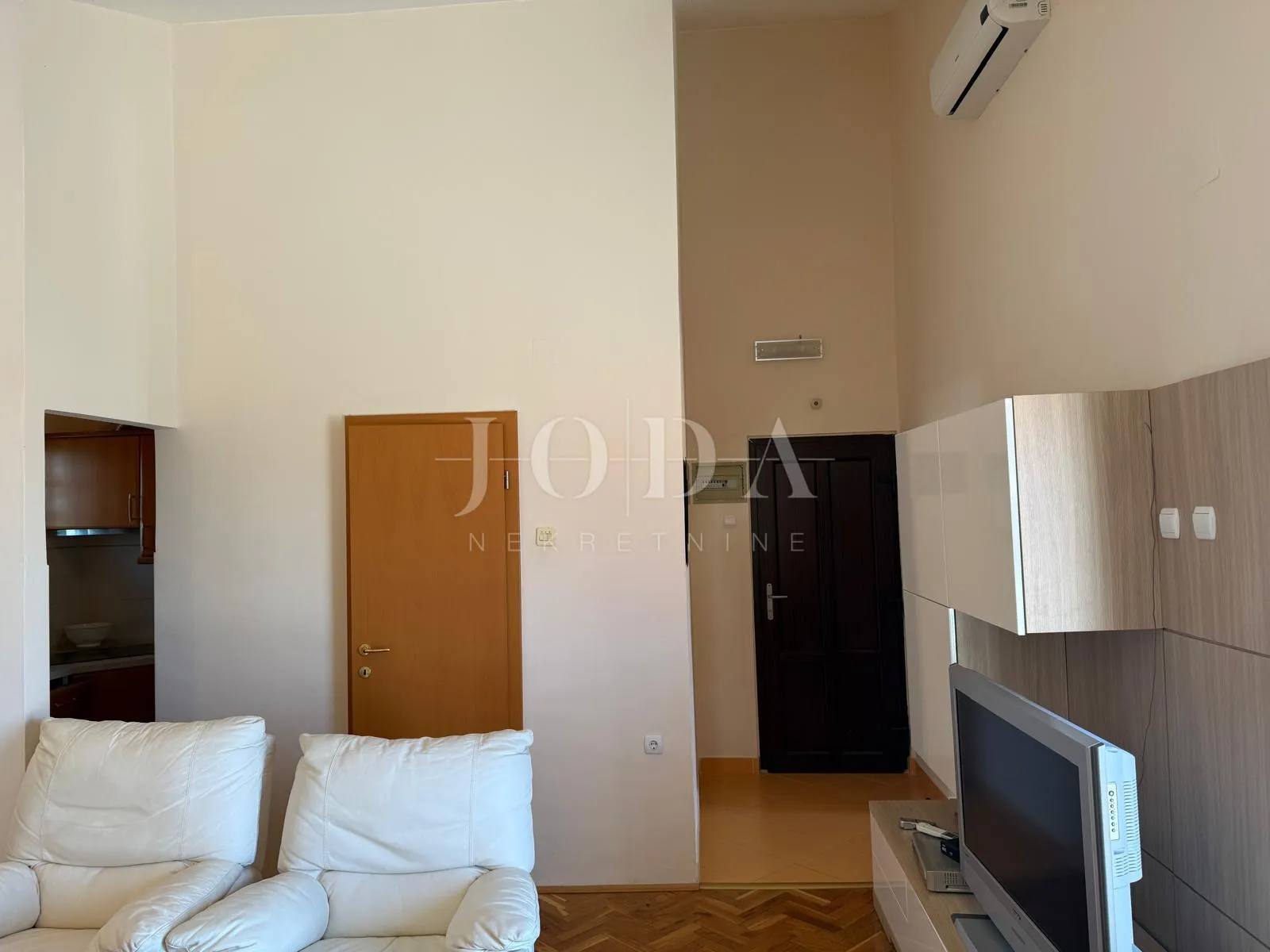 klenovica dvosobni stan 200m od mora - slika 6
