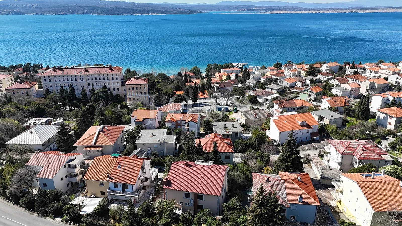 prostrana kuća u crikvenici – idealna investicija za turizam - slika 3