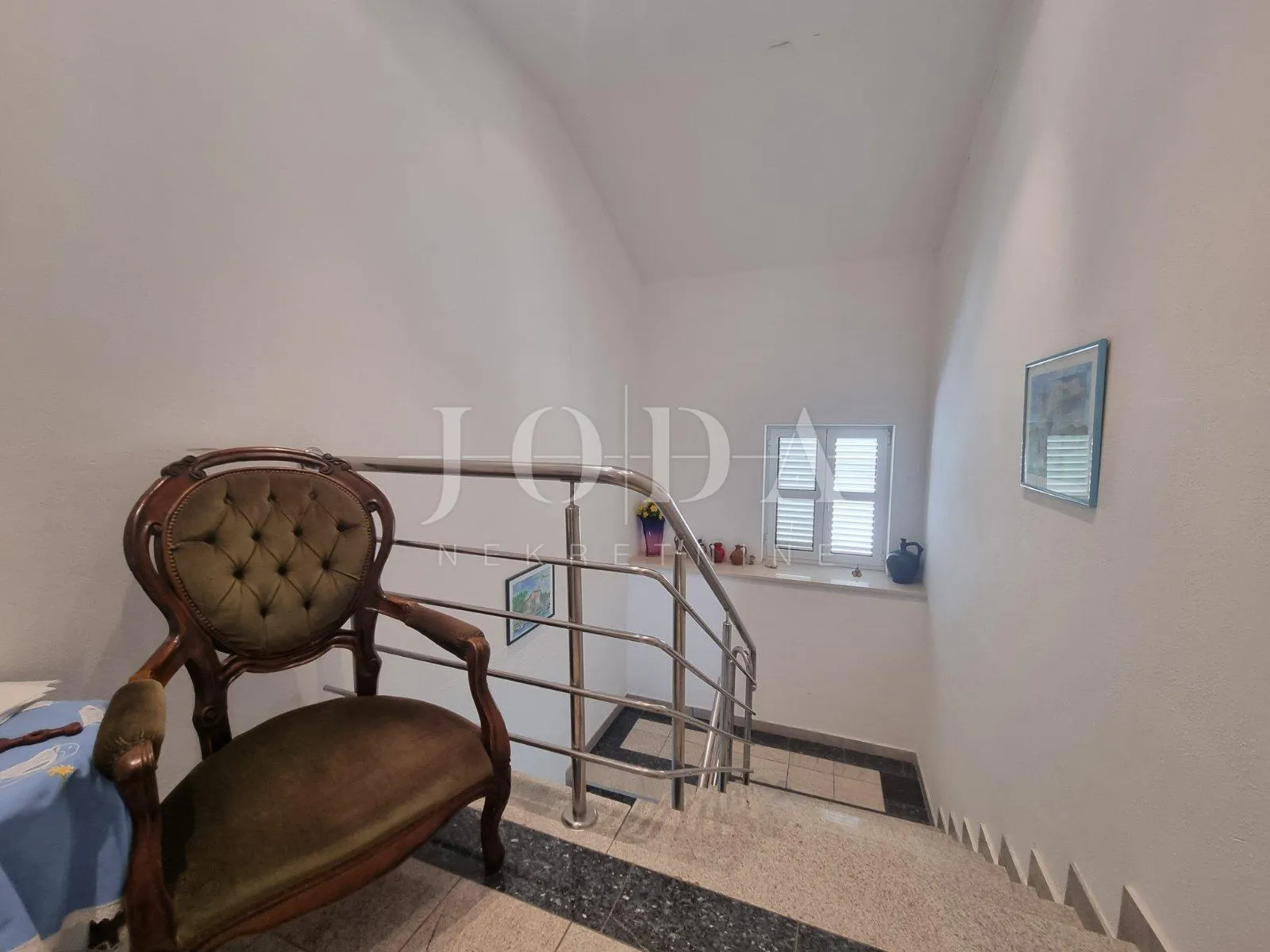 crikvenica, dvije kuće sa osam apartmana - slika 15