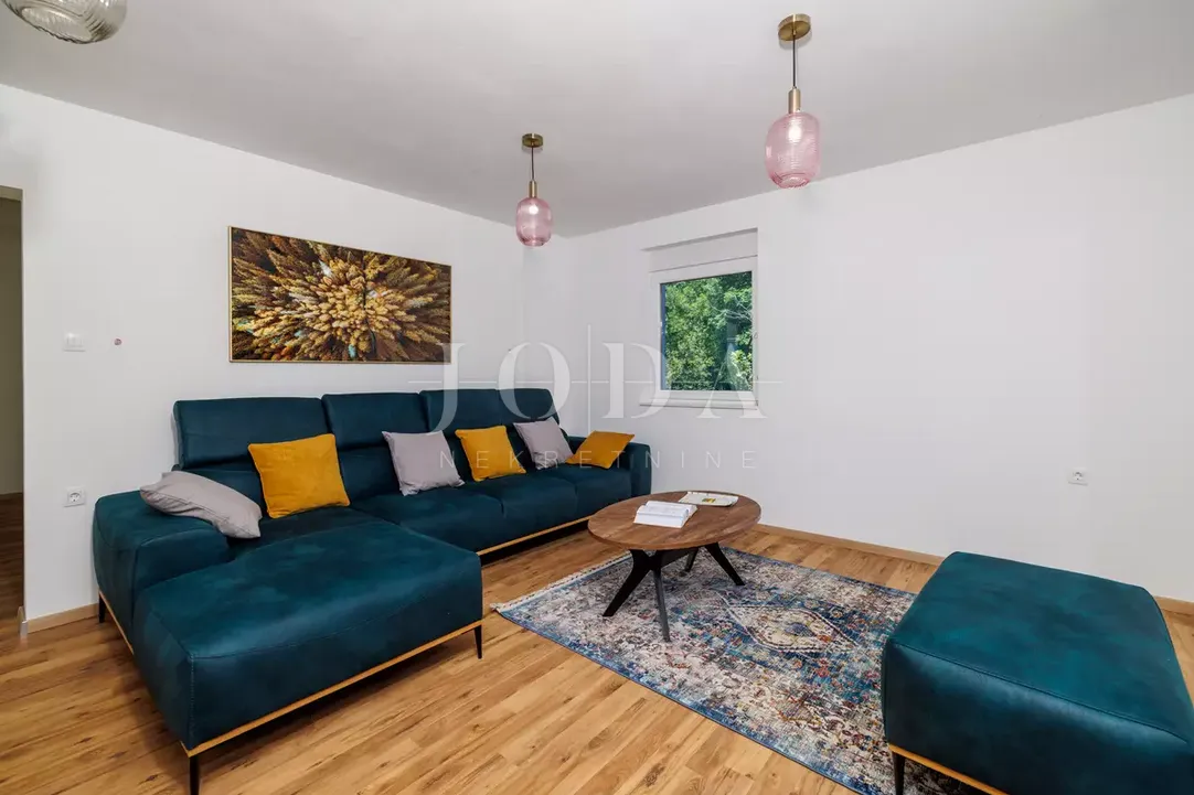 tribalj kuća 600m2 sa bazenom - slika 12