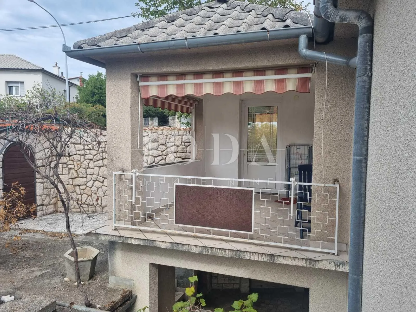 novi vinodolski,centar, kuća 180m od mora - slika 3
