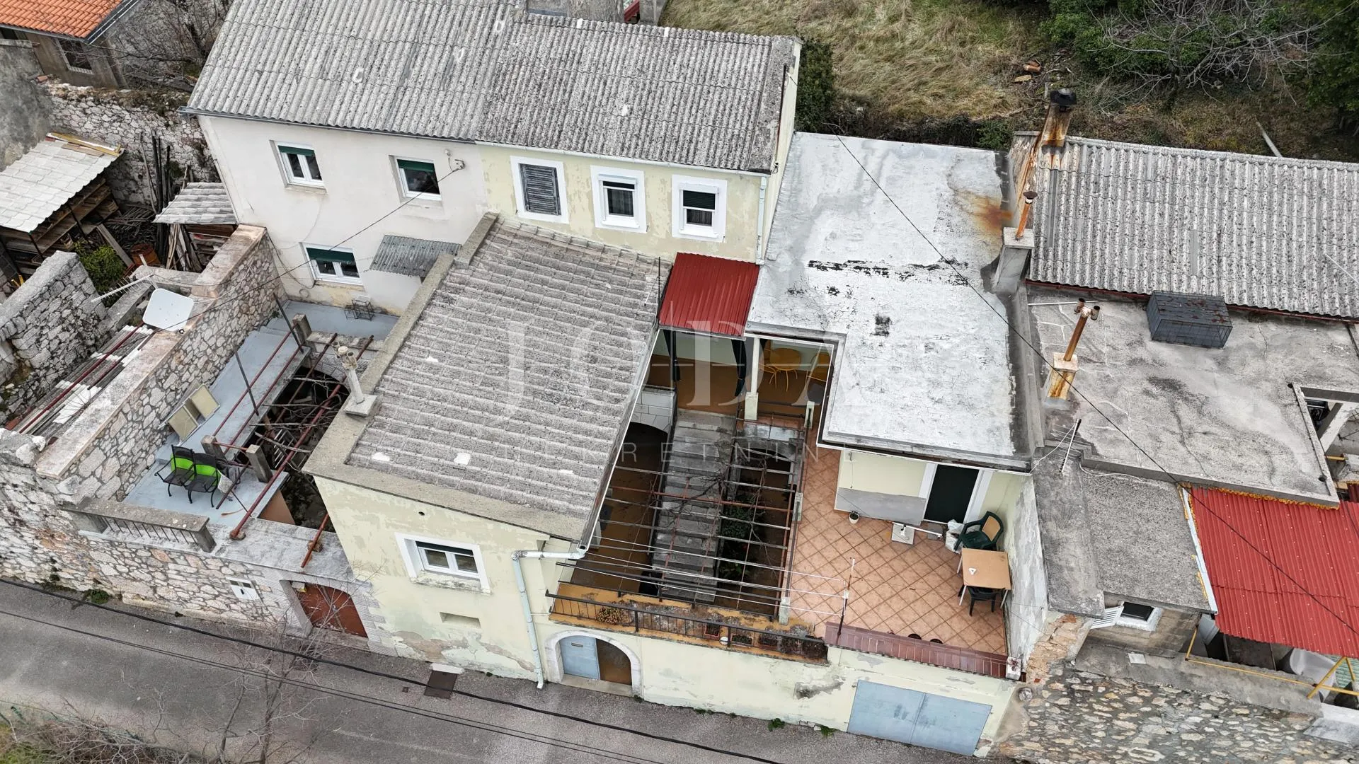 kuća s investicijskim potencijalom | zaleđe crikvenice - slika 2
