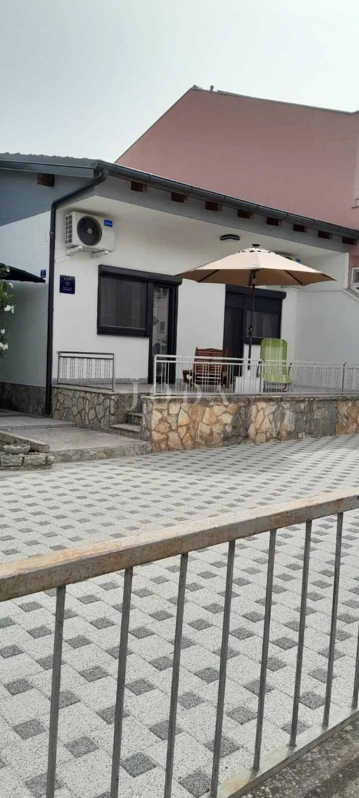 vodice, kuća sa parkingom na vrhunskoj lokaciji - slika 12