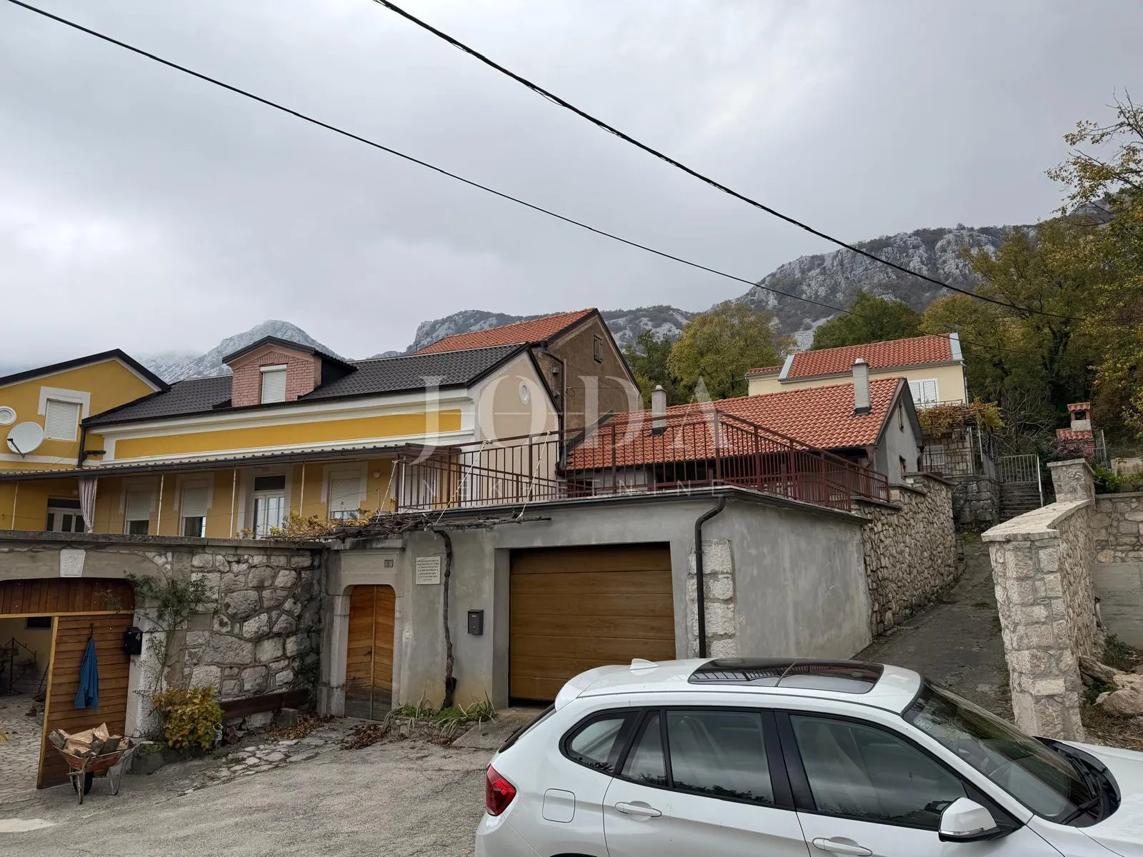 tribalj - dvije spojene kuće - slika 3