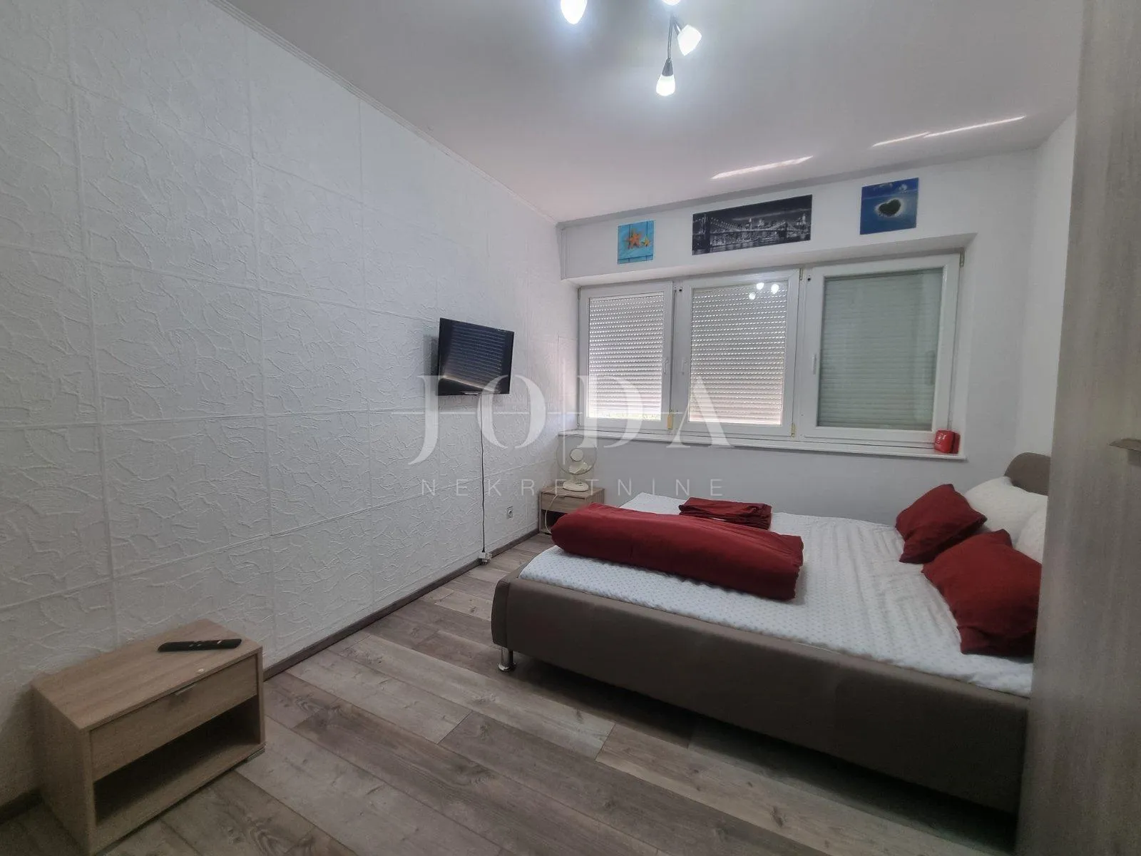 senj, visoko prizemlje, pogled na more - slika 8