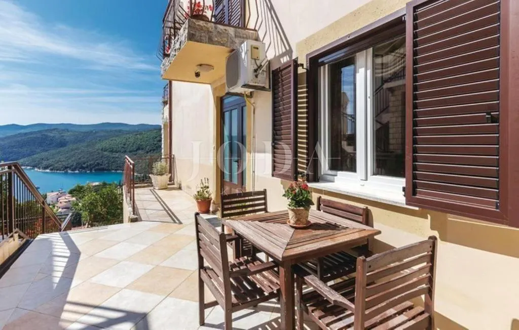 rabac, kuća sa četiri stambene jedinice, te predivnim pogledom na more - slika 36