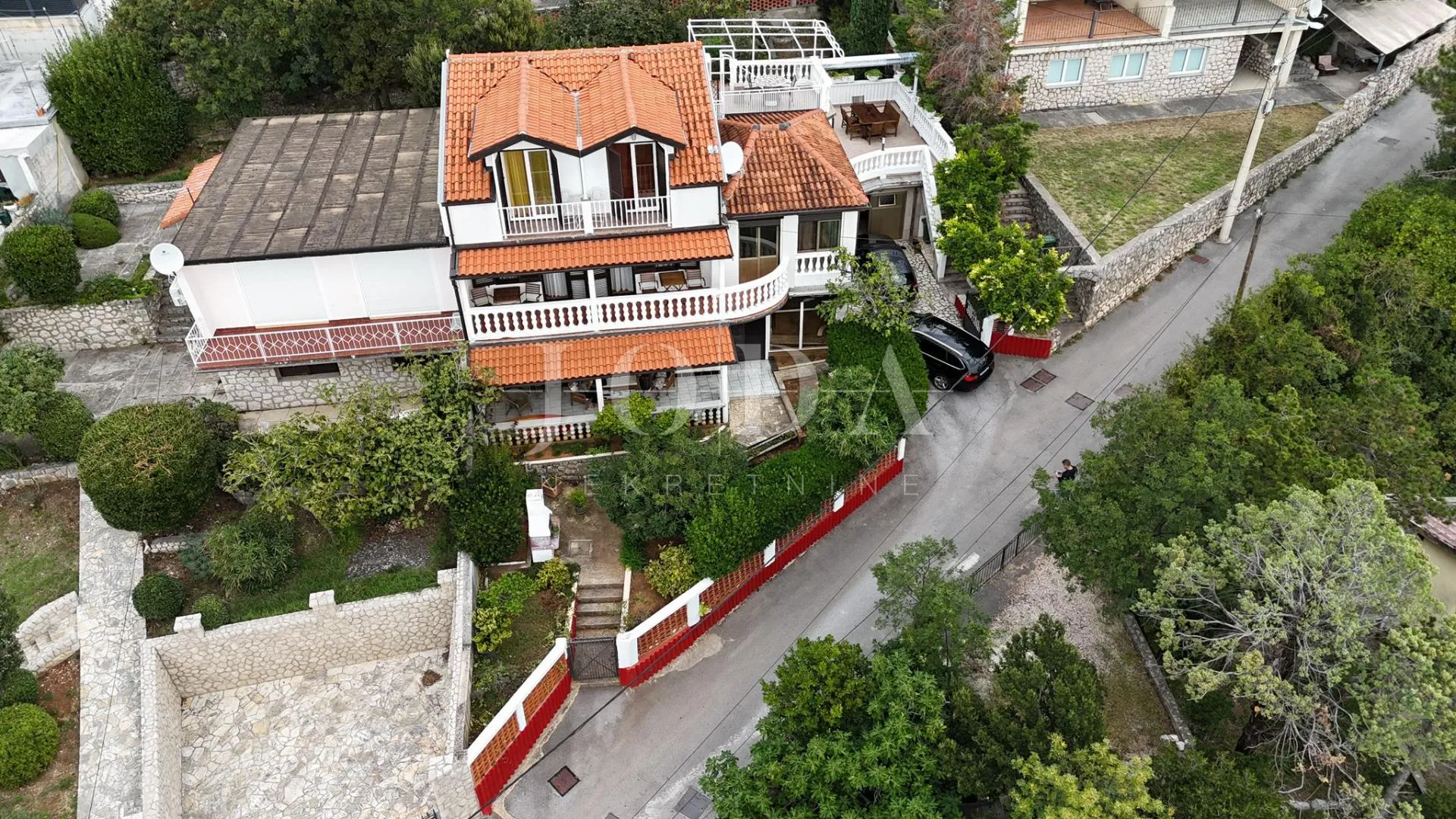 Prodaja dvojne kuće u Novom Vinodolskom, atraktivna lokacija - Novi Vinodolski