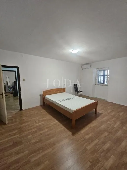 obiteljska kuća sa 2 objekta i šternom,barban okolica - slika 10