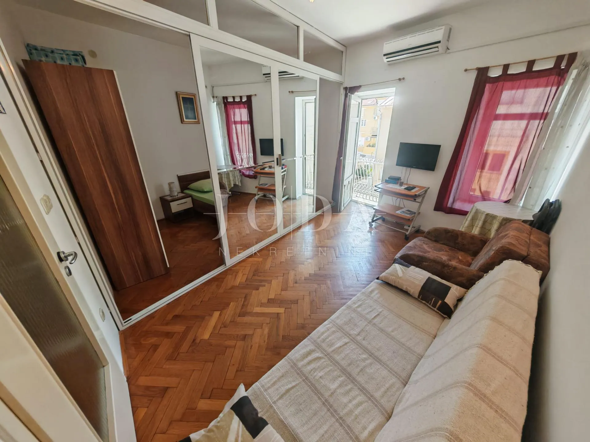 stan u centru 35m2 100m od plaže - slika 2