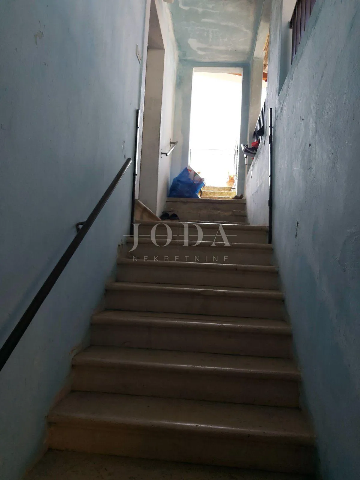 dva stana i garsonjera,brtonigla - slika 3