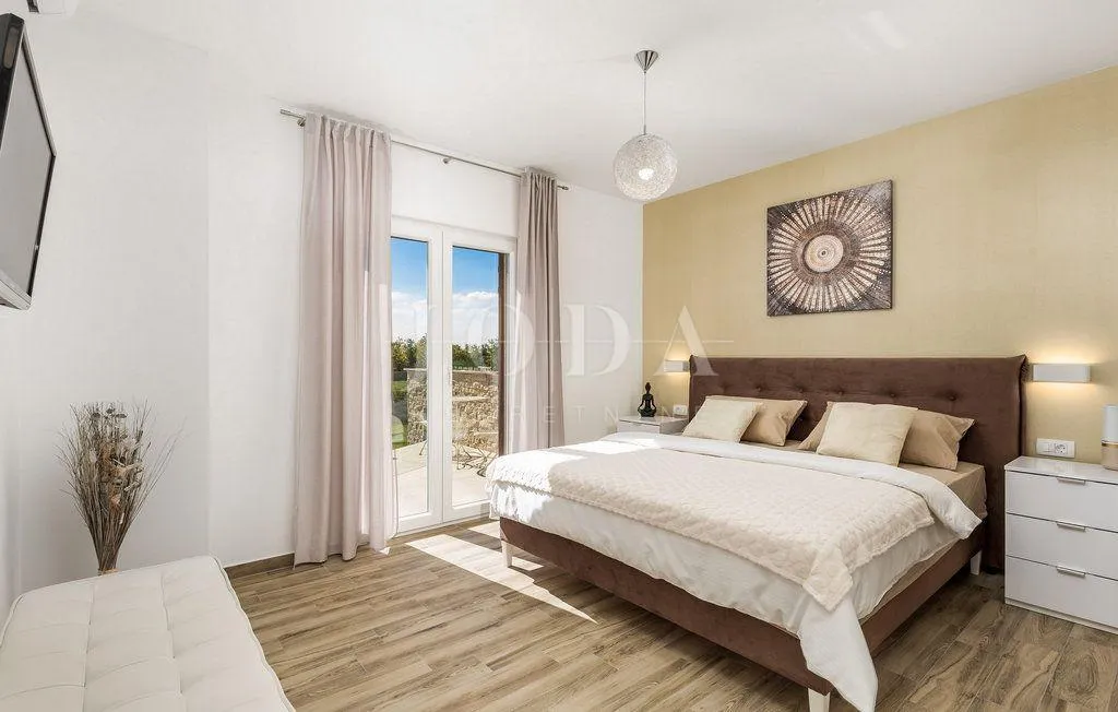 labin, okolica, villa sa bazenom i wellnessom - slika 36