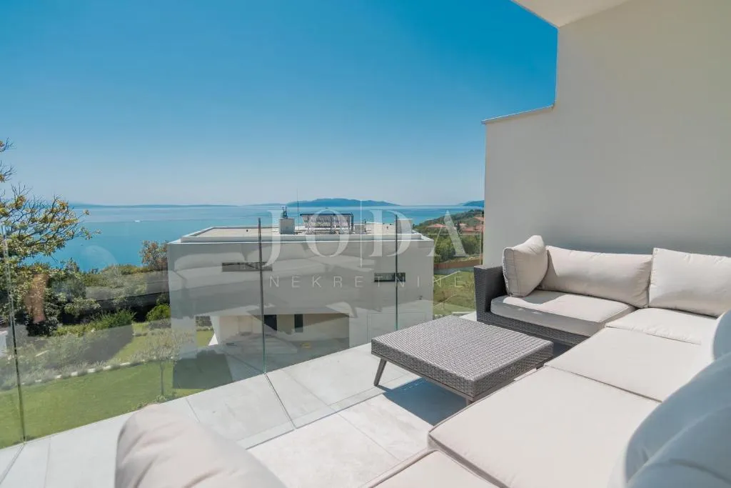 opatija vila sa bazenom - slika 15