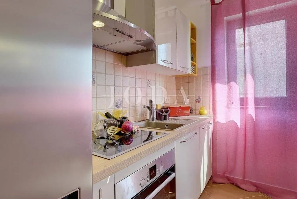 pula, villa sa bazenom i jacuzzijem - slika 34