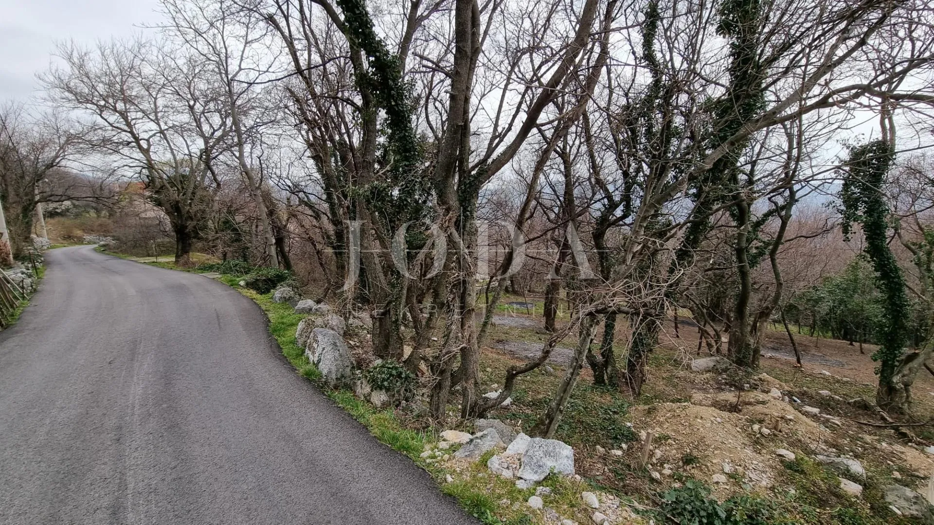 grižane teren 1100 m2 - slika 3