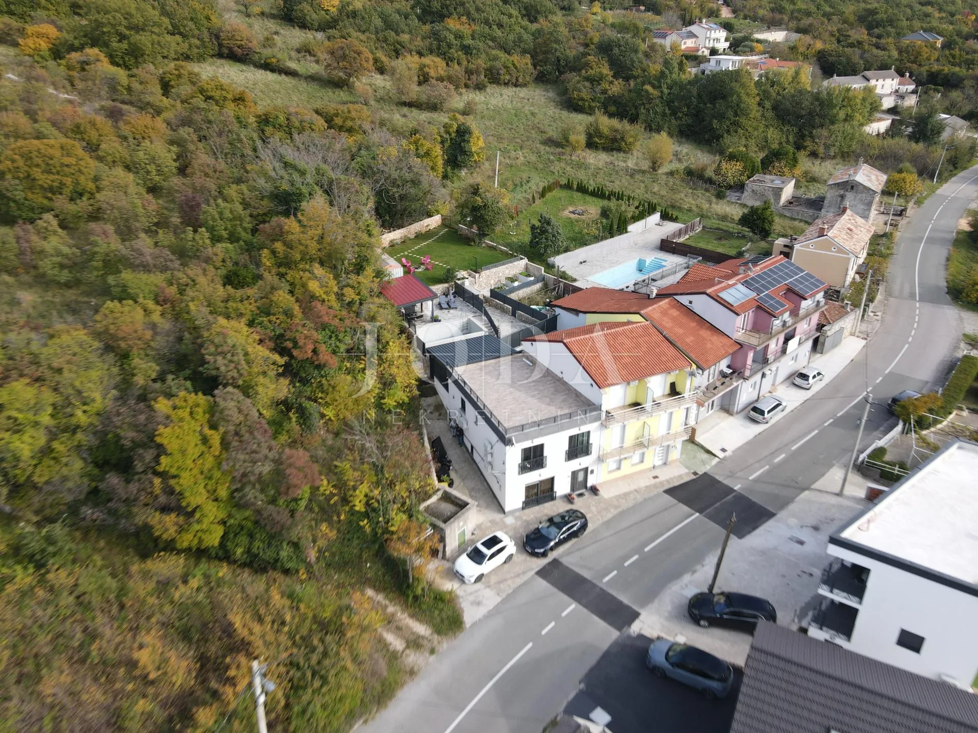 bribir kuća sa bazenom - slika 34