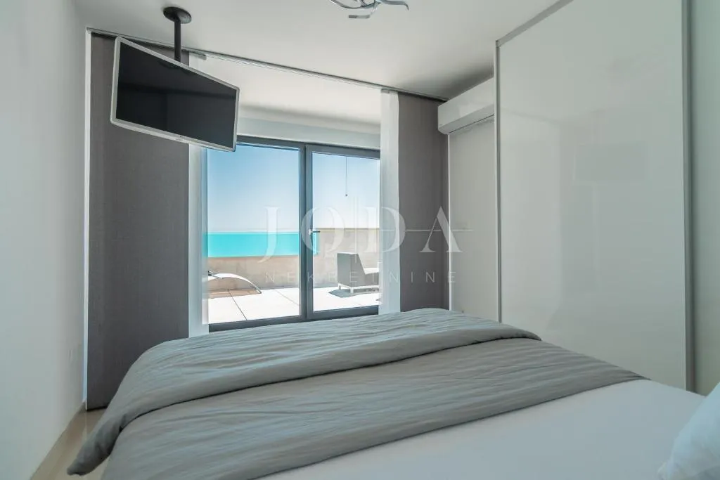 opatija vila sa bazenom - slika 47