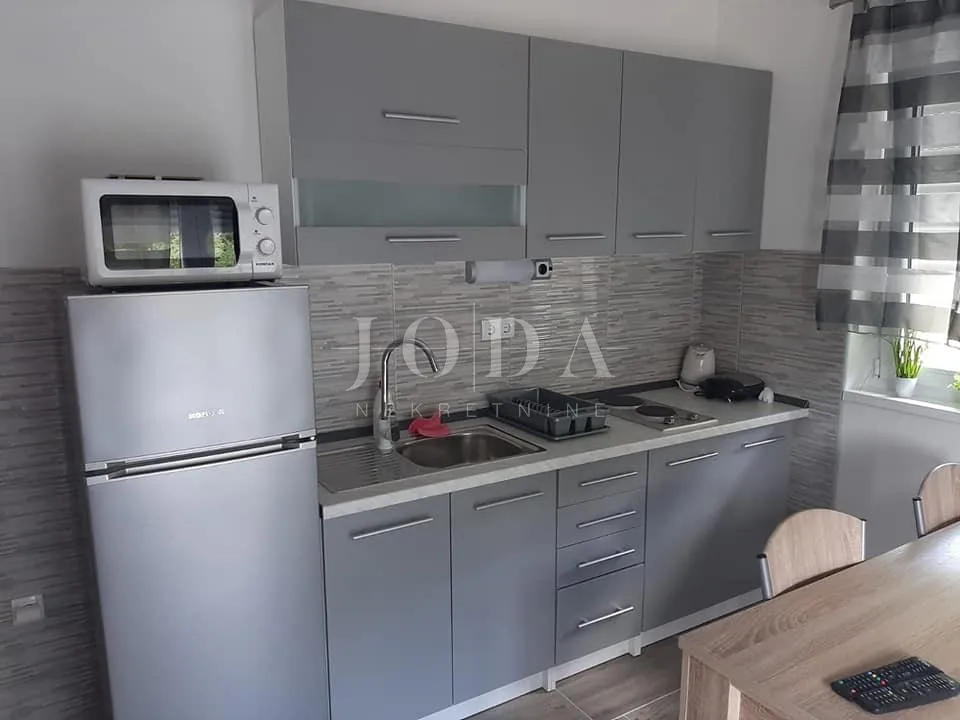 lukovo kuća sa 4 apartmana - slika 17