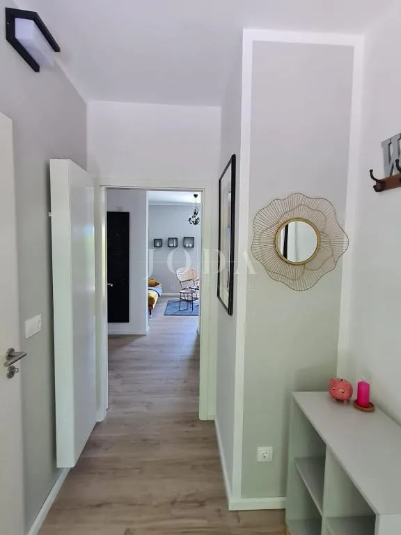 kuća sa bazenom i pogledom na more u vinodolskoj općini - slika 11