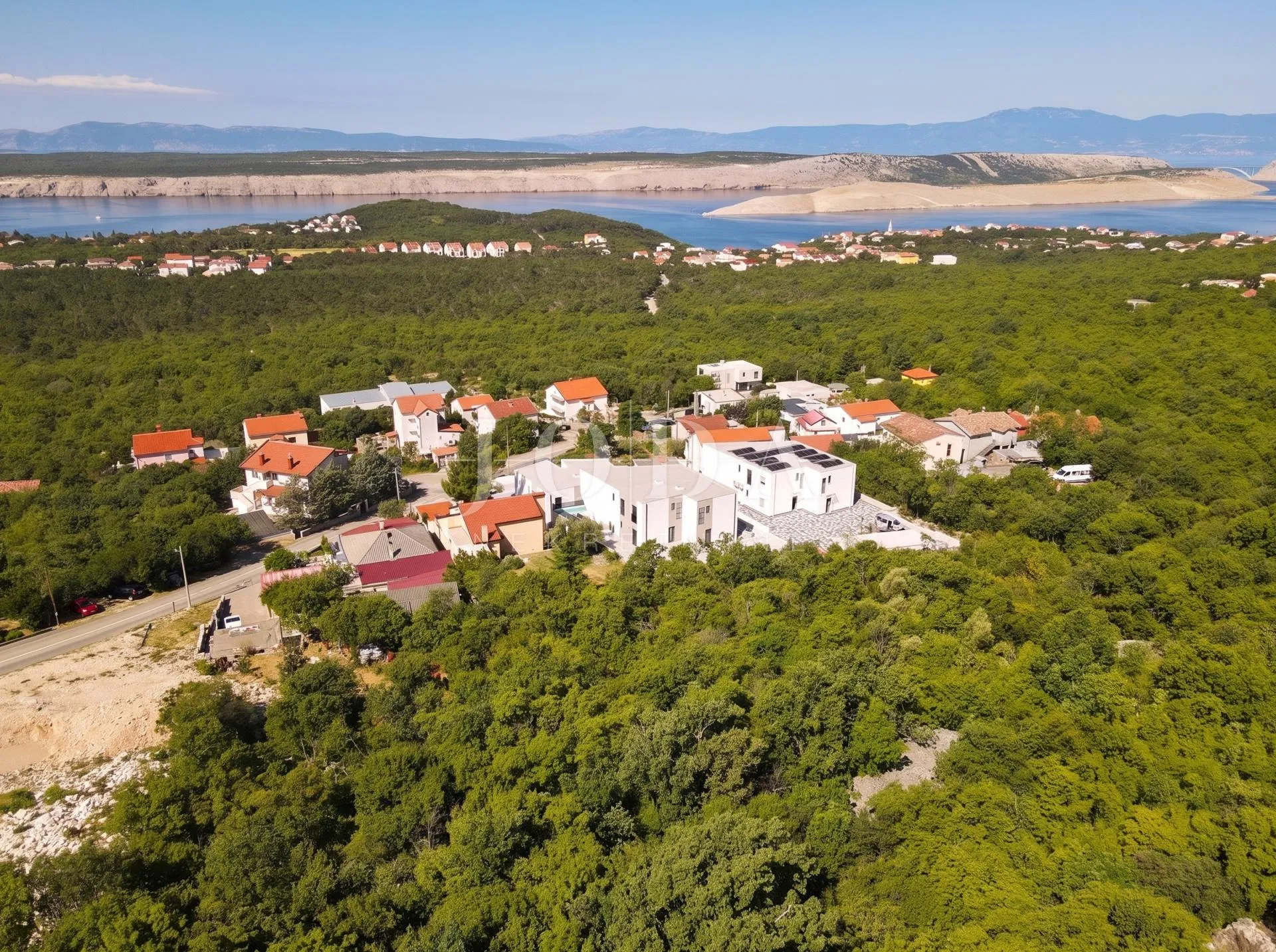 jadranovo, moderna dvojna kuća s bazenom - slika 71