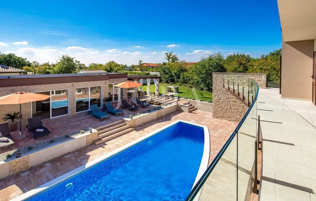 labin, okolica, villa sa bazenom i wellnessom - slika 10