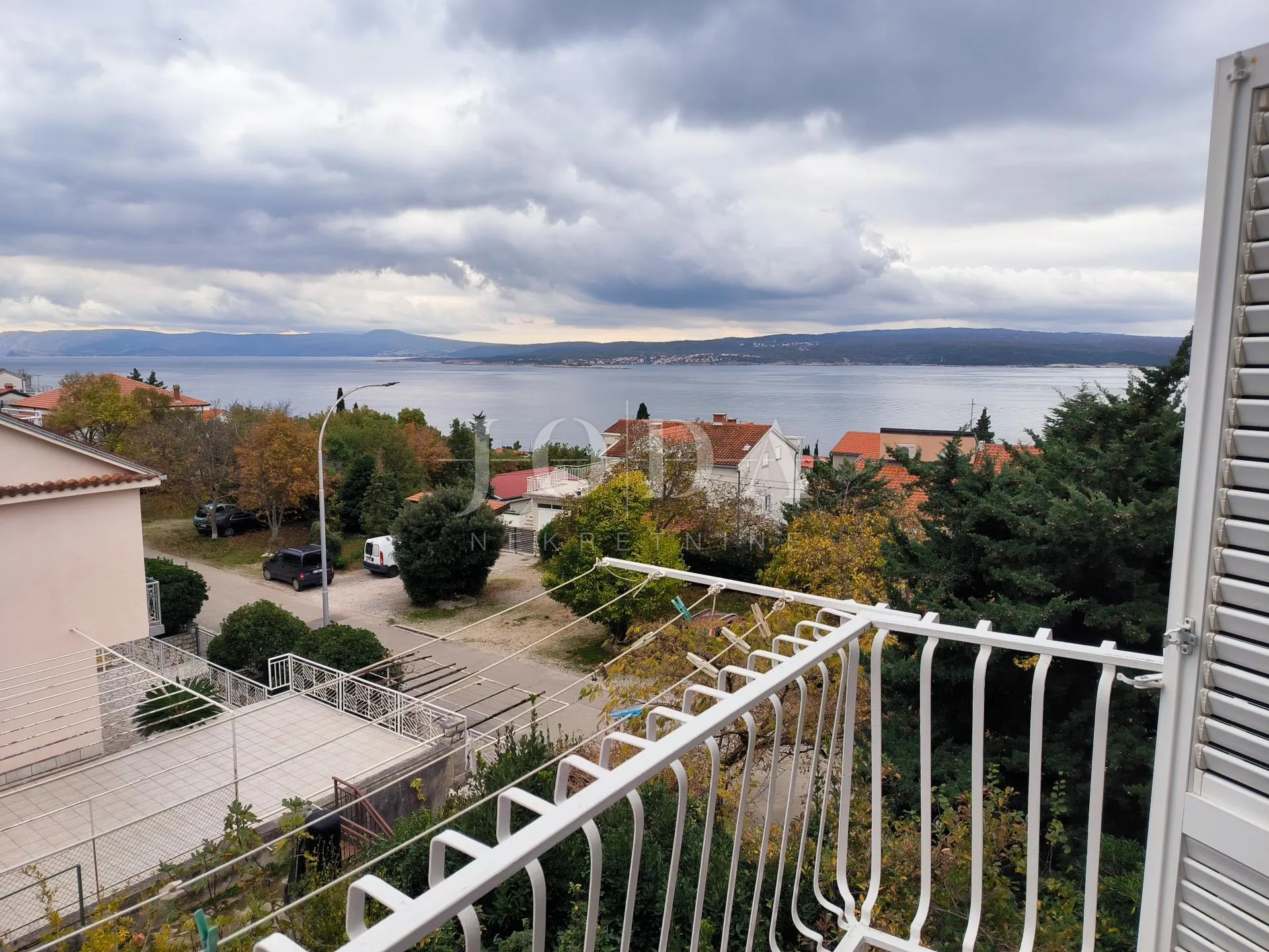 apartman blizu mora sa 2 balkona i otvorenim pogledom - slika 3