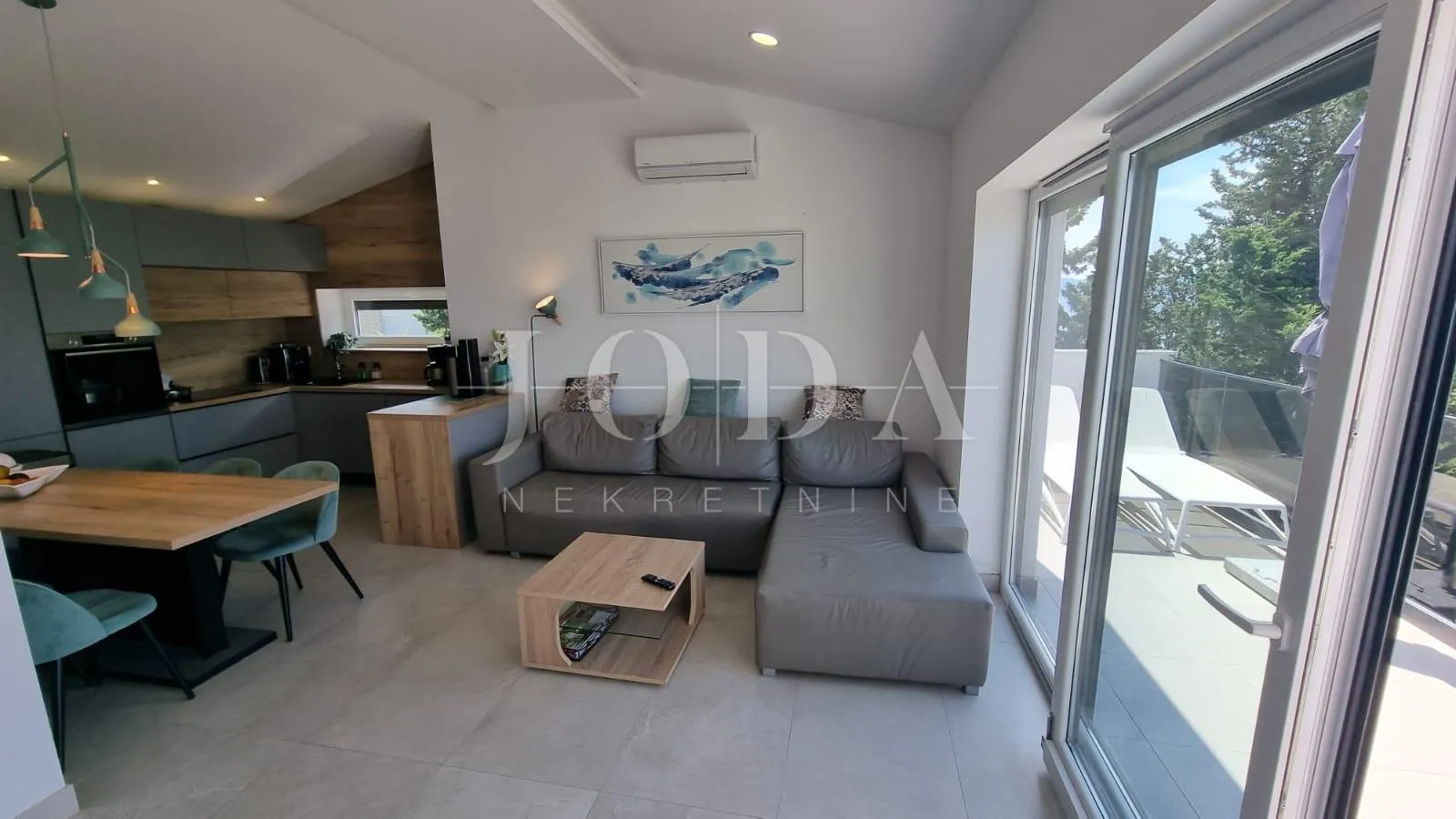 crikvenica, kuća sa osam apartmana - slika 13