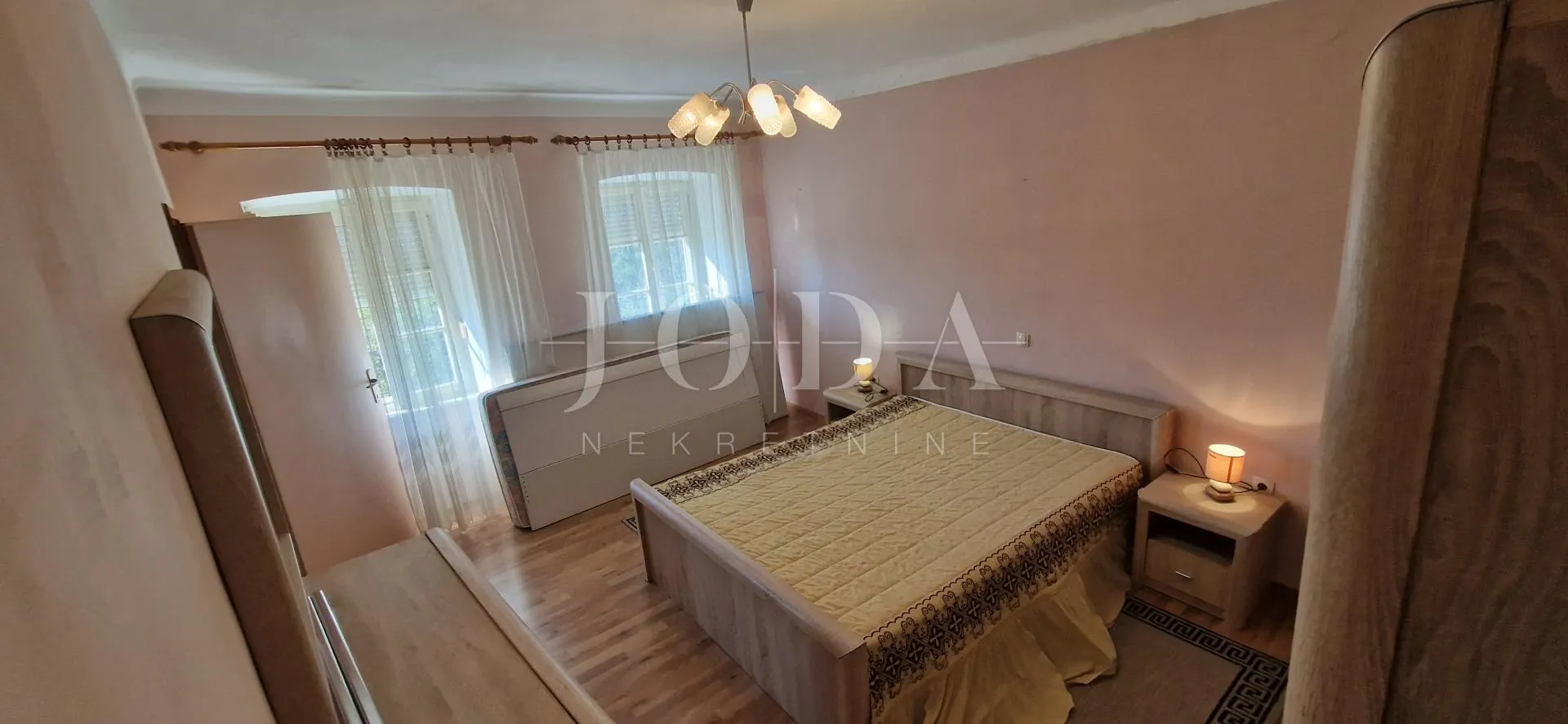 šarmantna kuća s pogledom na more u mirnom zaleđu crikvenice - slika 36