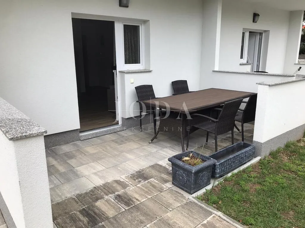 lukovo kuća sa 4 apartmana - slika 8