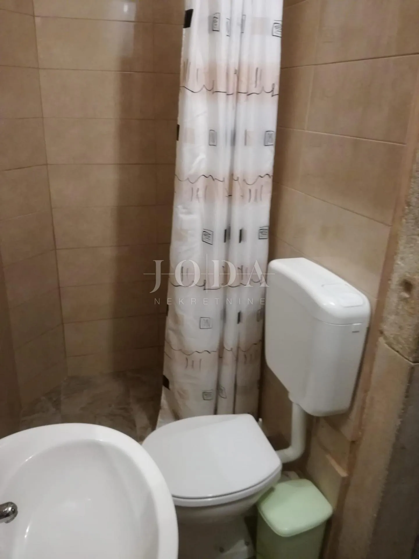 kamena kuća u nizu motovun - slika 11
