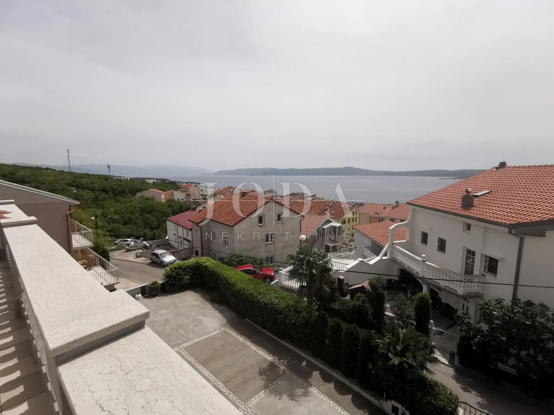 kuća sa 6 apartmana i bazenom - slika 55