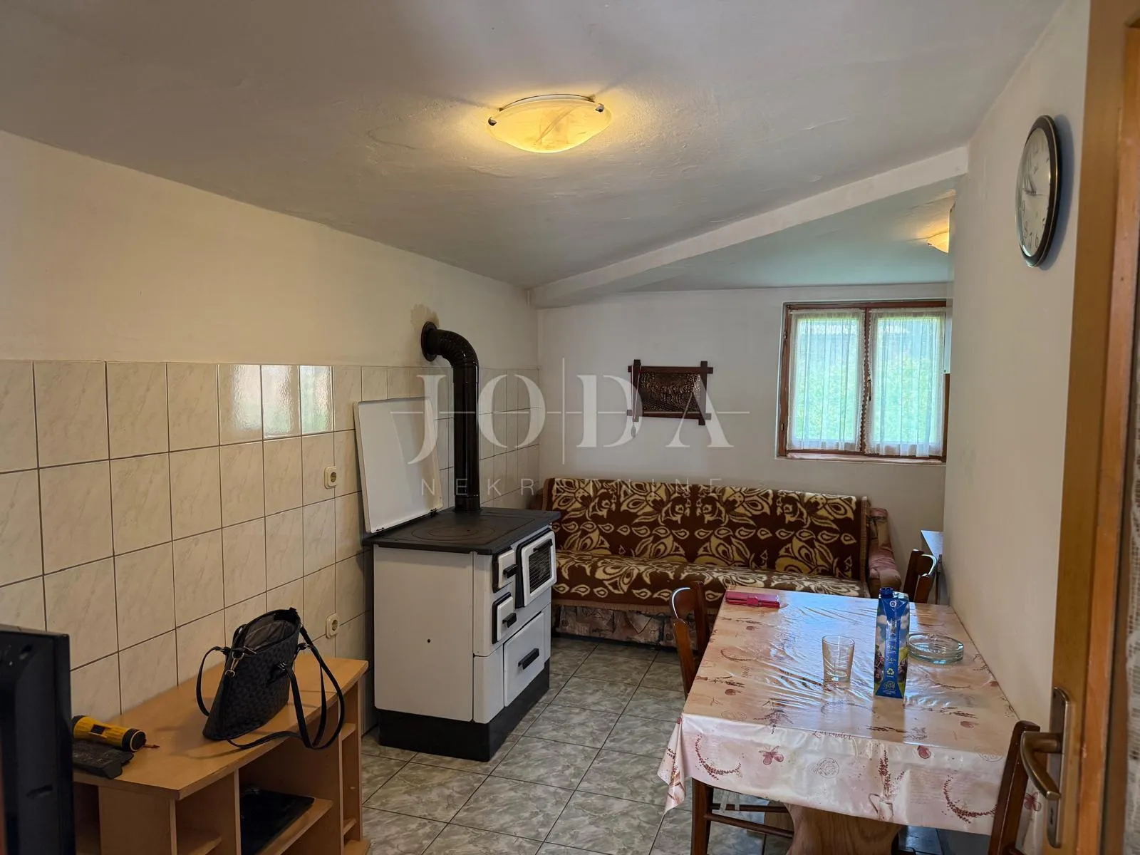samostojeća prizemnica na mirnoj lokaciji s dodatnim objektom od 20 m² - slika 8