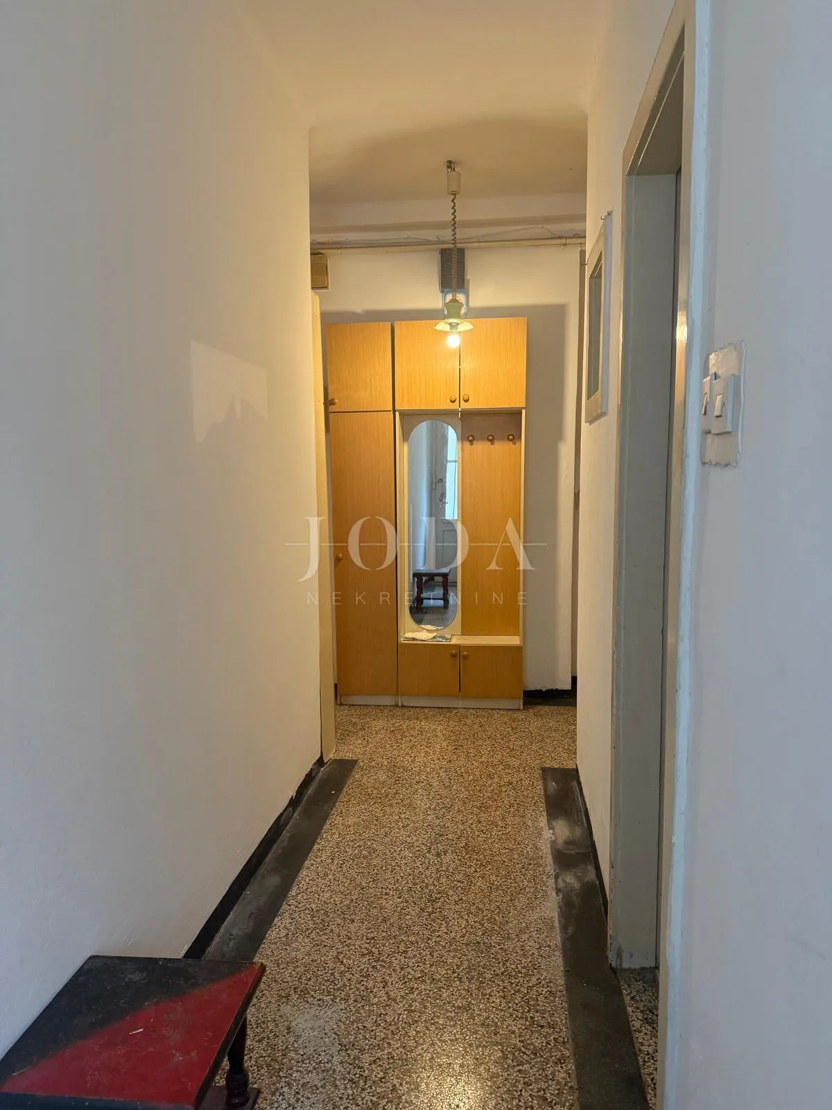 dvosobni stan 62 m² – stari grad rijeka, balkon i pogled, par minuta od korza - slika 13