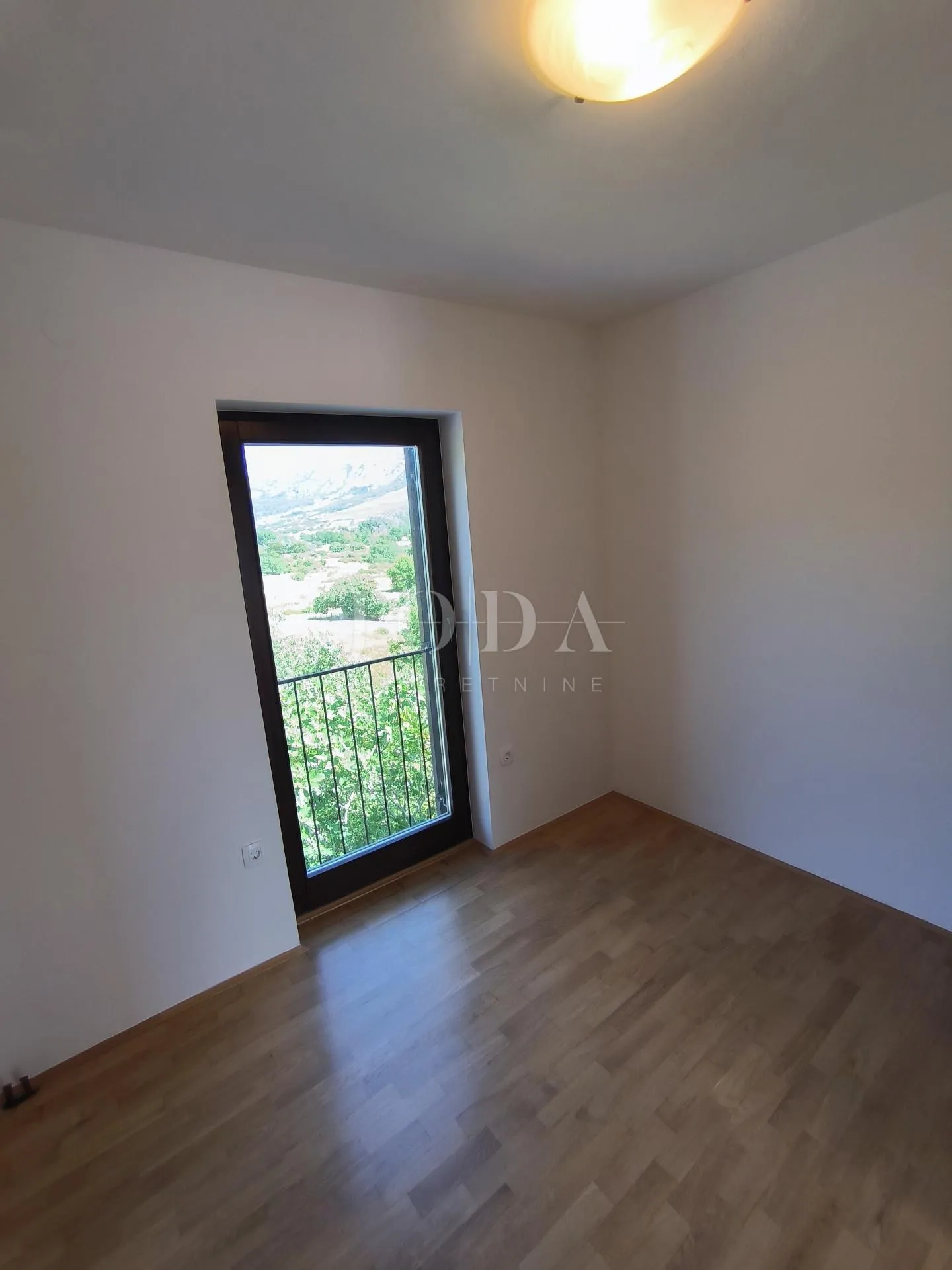 apartman sa bazenom - slika 31