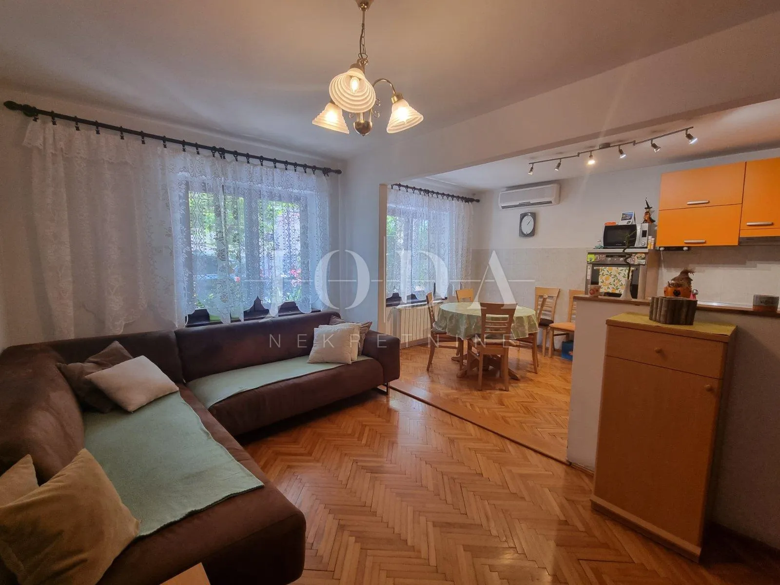 crikvenica, trosobni stan u širem centru grada - slika 3
