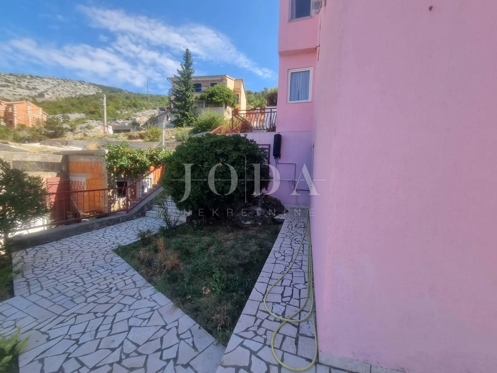 senj, kuća sa četiri stambene jedinice - slika 26