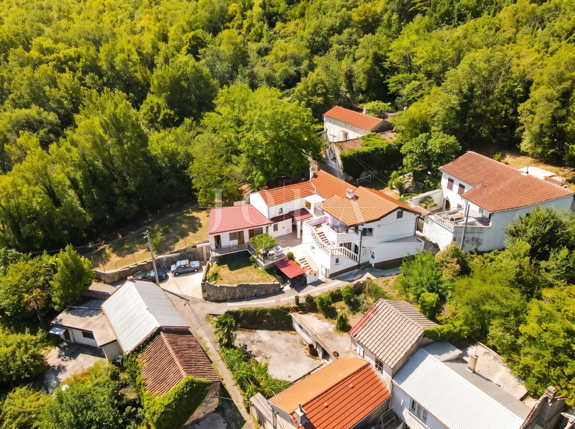 tribalj kuća - slika 31
