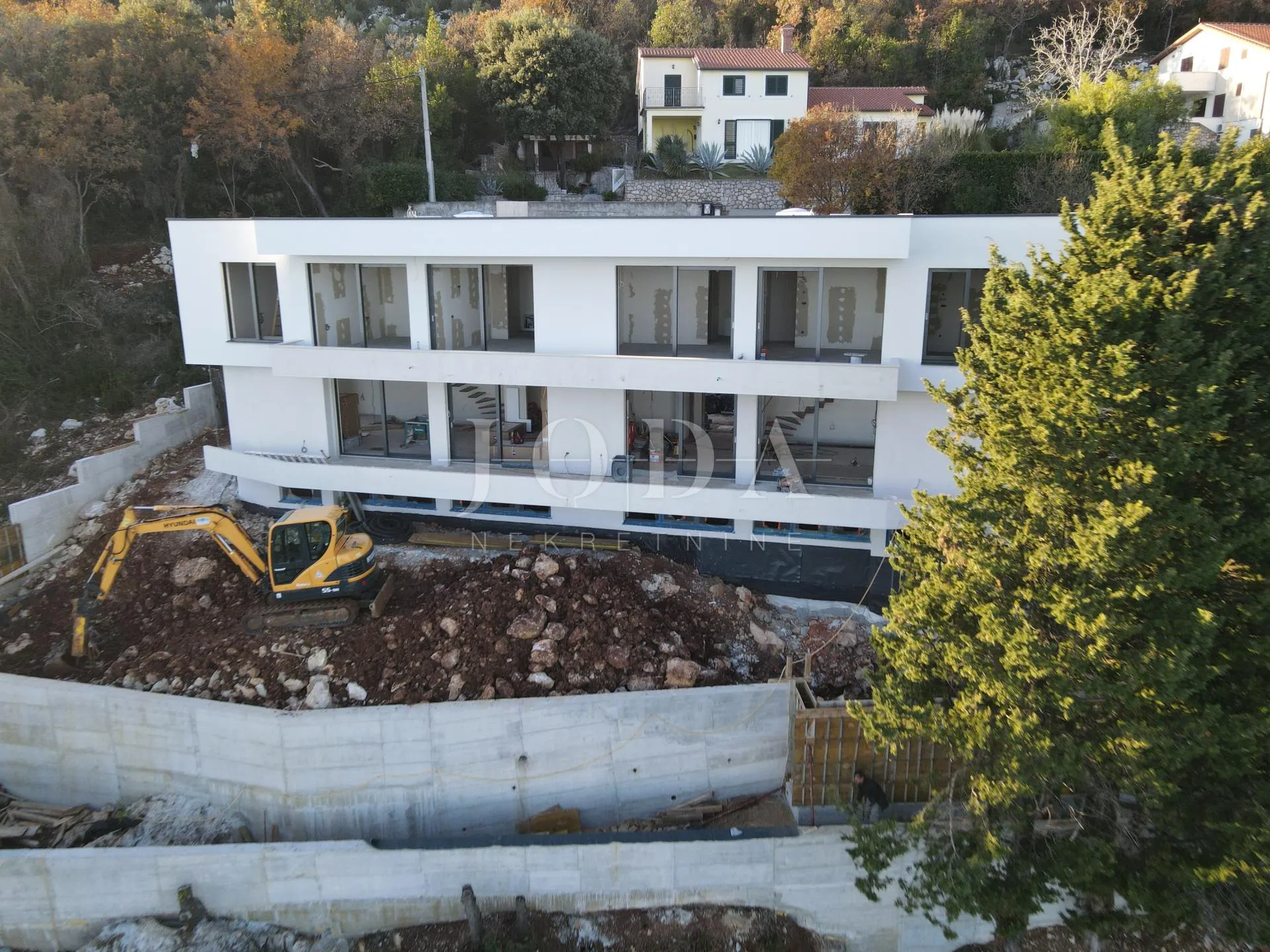mošćenička draga luksuzna novogradnja s dvije vile, bazenima i wellnessom - slika 12