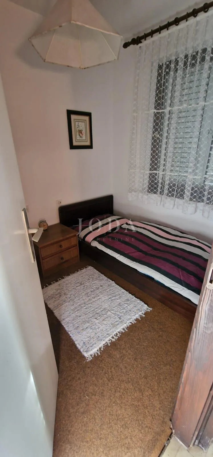 klenovica višetažni stan u dvojnoj kući - slika 7