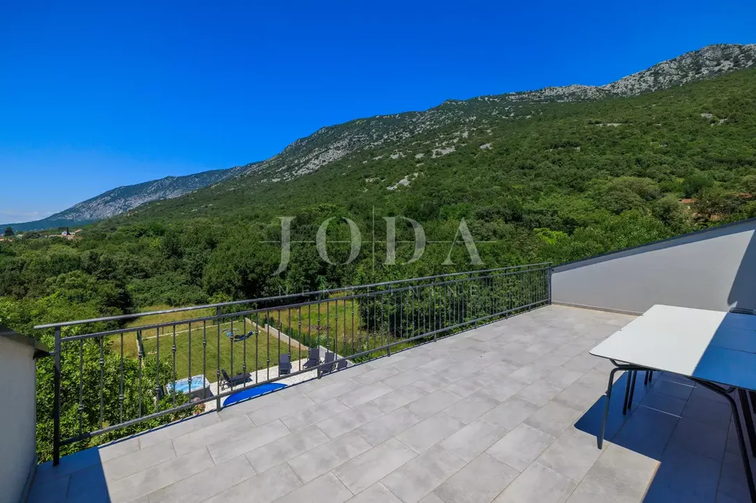 tribalj kuća 600m2 sa bazenom - slika 42