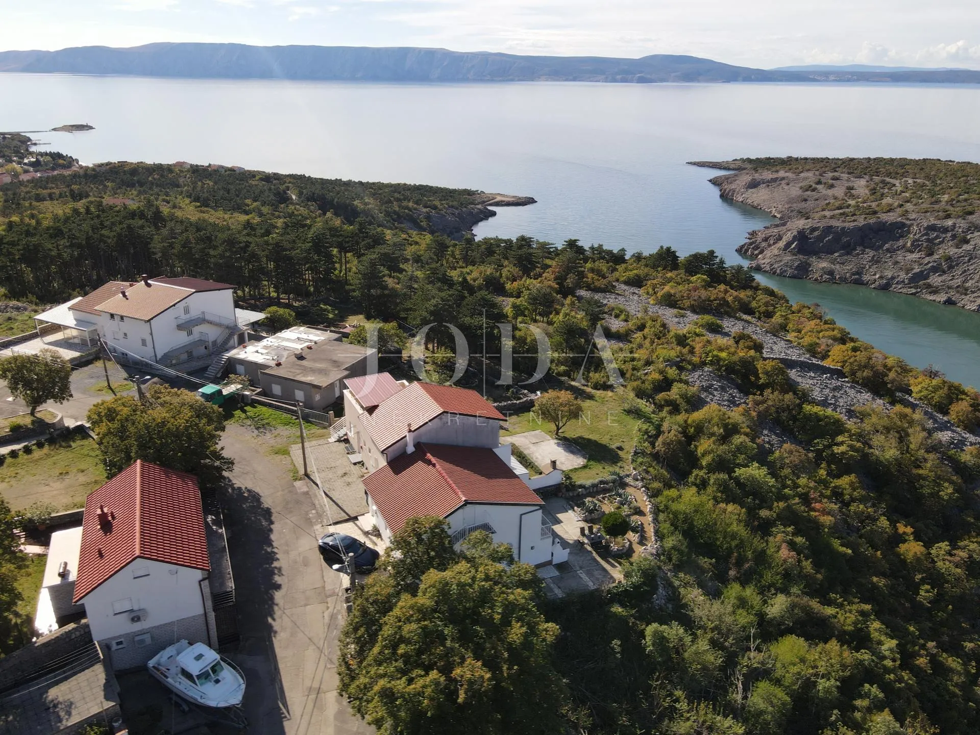 klenovica kuća sa tri jedinice - slika 6