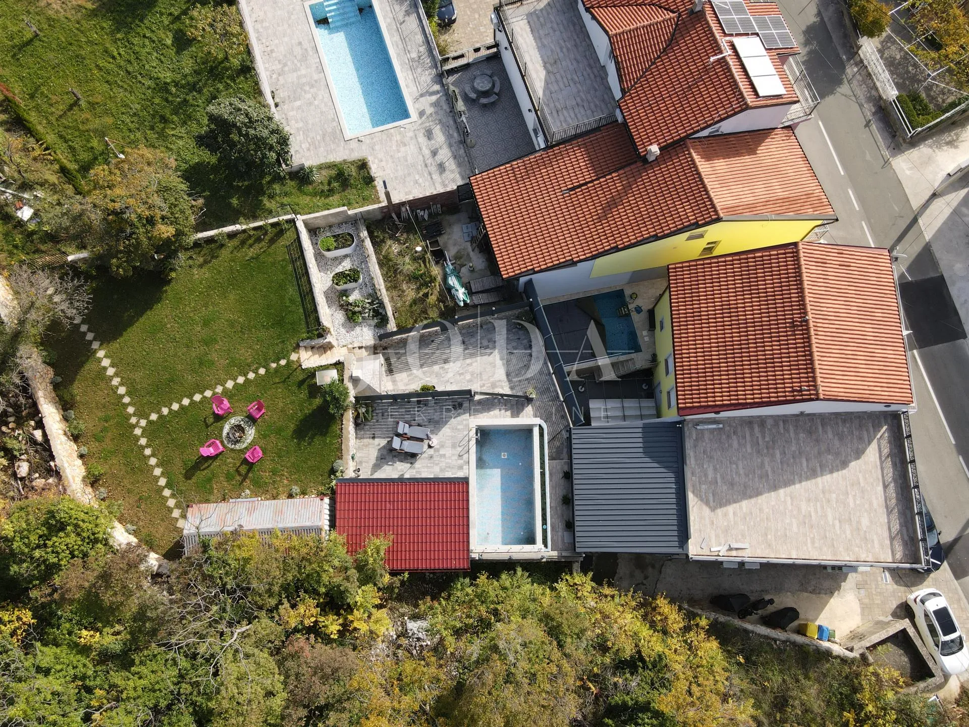 bribir kuća sa bazenom - slika 4