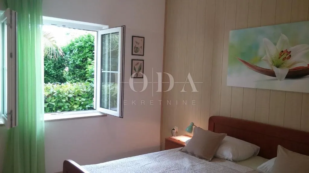kuća sa 5 apartmana - slika 13