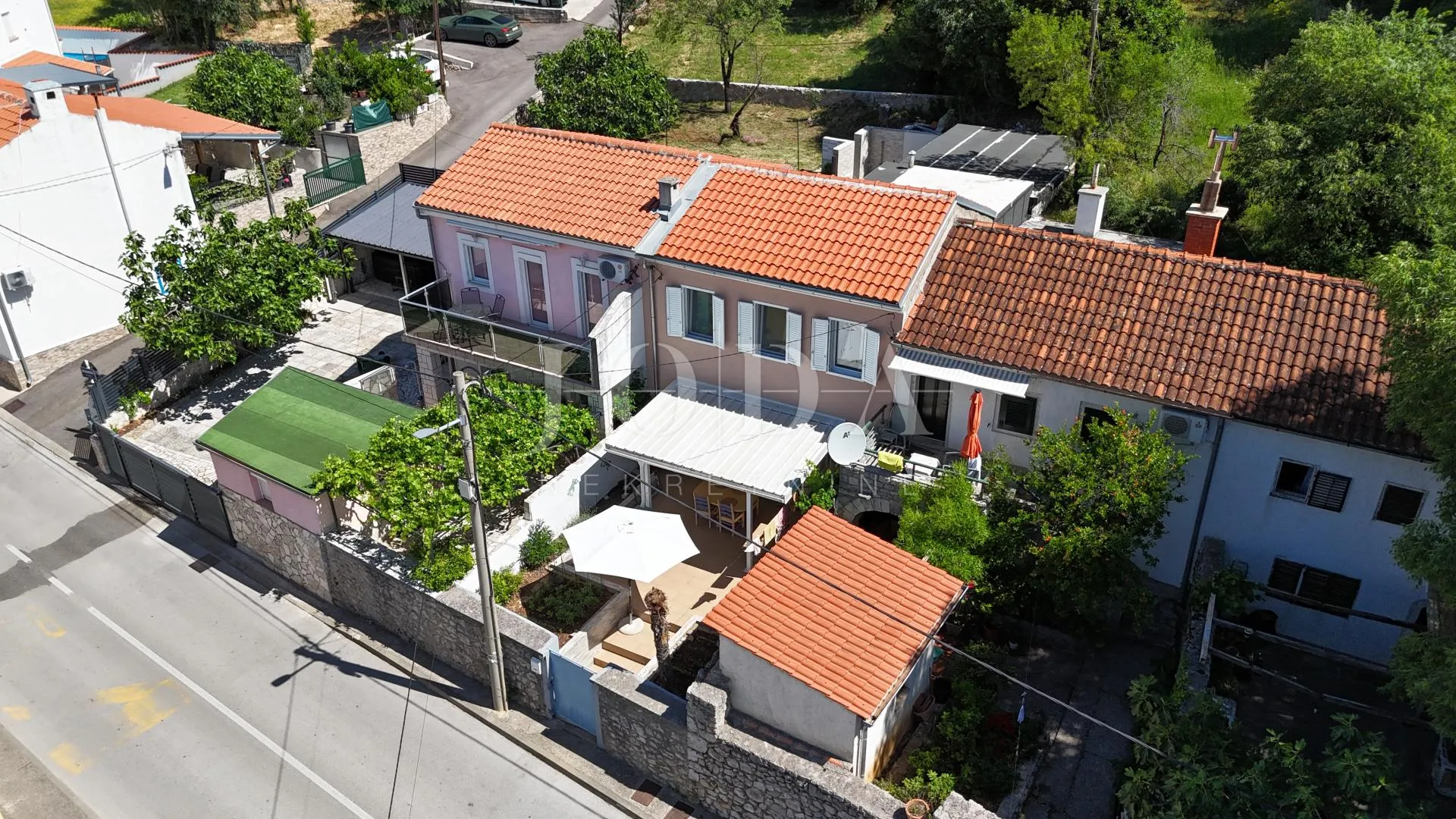 dramalj – uređena primorska kuća s privatnom okućnicom i četiri parkirna mjesta, nadomak mora - slika 4