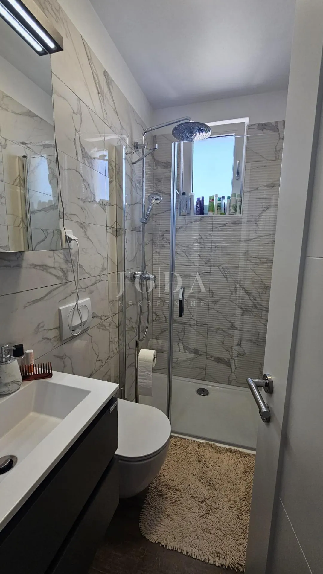 dramalj penthouse sa garažom i zasebnim apartmanom - slika 22