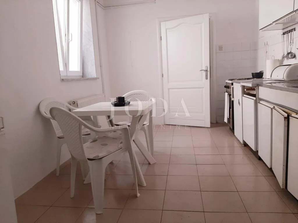senj- samostojeća kuća blizu mora i centra - slika 8